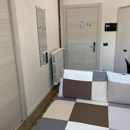 Drooms 4,0 Domotic Smart Self 24h,7 Vicino Treni Porta Susa E Centro Storico בית הארחה 4*