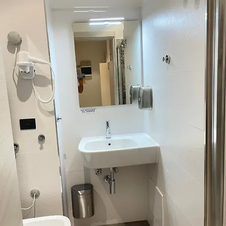 בית הארחה Drooms 4,0 Domotic Smart Self 24h,7 Vicino Treni Porta Susa E Centro Storico טורינו