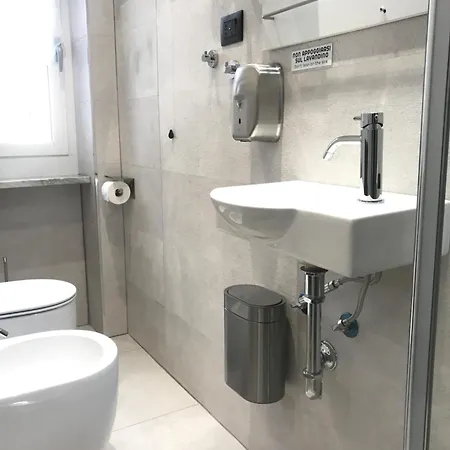 Drooms 4,0 Domotic Smart Self 24h,7 Vicino Treni Porta Susa E Centro Storico 4*