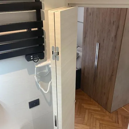 Drooms 4,0 Domotic Smart Self 24h,7 Vicino Treni Porta Susa E Centro Storico 4*