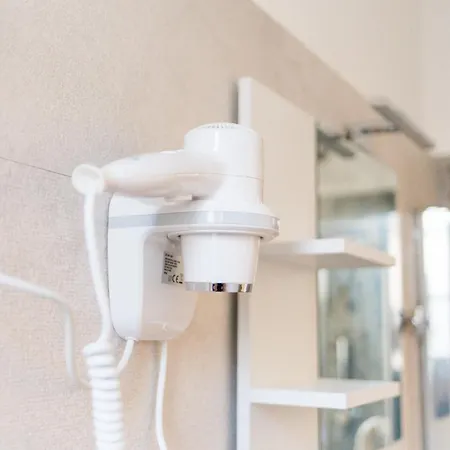 Penzion Drooms 4,0 Domotic Smart Self 24h,7 Vicino Treni Porta Susa E Centro Storico 4*